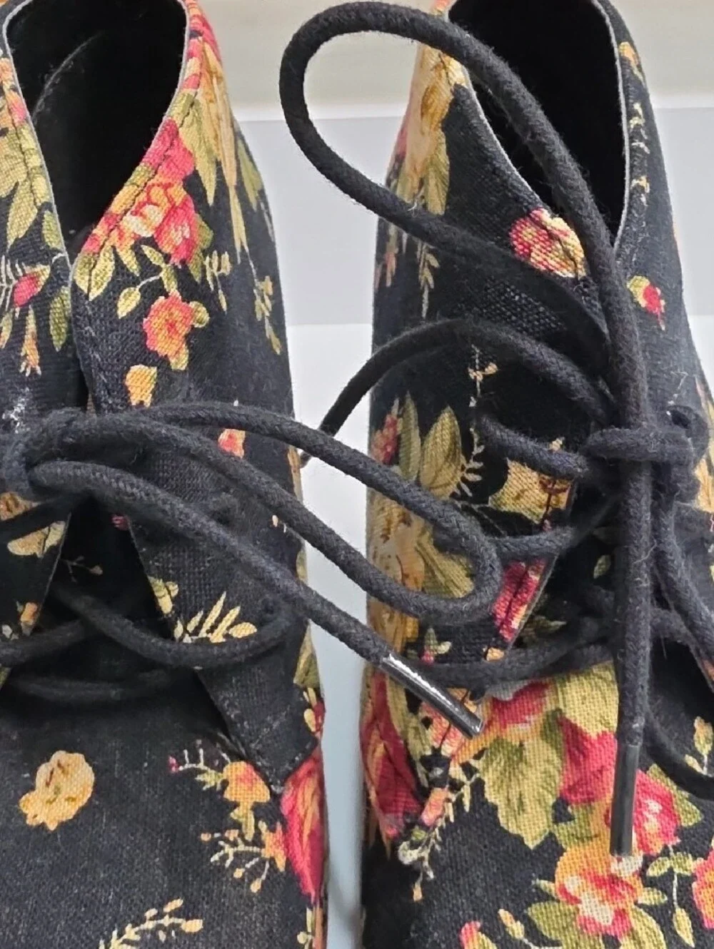 Charlotte Russe Floral Lace-Up Platform Wedge Booties - Size 9